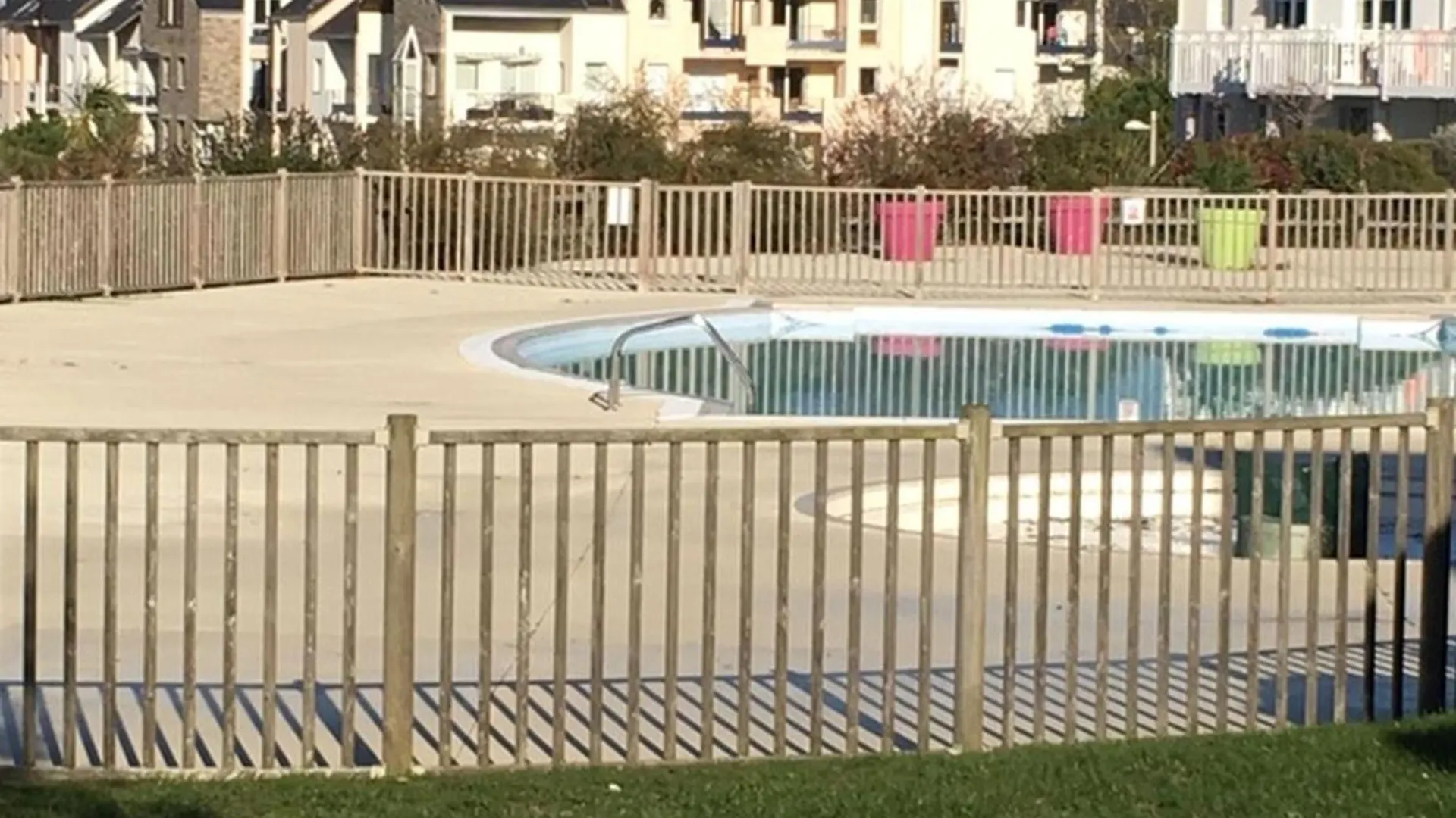T2 A Arzon Avec Terrasse, Piscine Et Animaux Admis - Fr-1-775-6 Apartment France